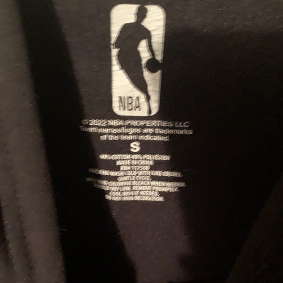 NBA CHICAGO BULLS Black ZIP UP SWEAT JACKET with Logo - Picture 2 of 9